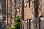 Golvende gevel.
<br/>
Marcel Westhoff, 2020-04-01